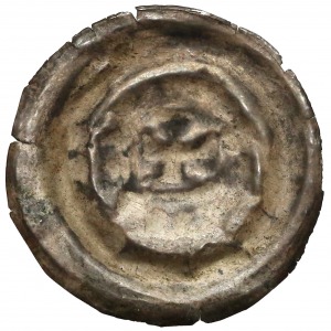 Brakteat szeroki - Ramię z proporcem (1236-1248) RZADKI