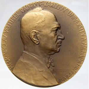 Dr. Václav Vojtíšek  (1883-1974, historik a archivář hl. Města Prahy, profesor UK, vedoucí archivu ČSAV) . 65...