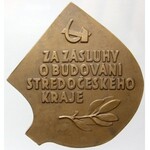 Za zásluhy o budobání středočeského kraje, b.l. Bronz 60,4 x 5 mm, etue. 10 let cementárny Lochov 1971...