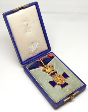 Bavorsko.  Královský záslužný řád sv. Michaela, kříž II. třídy. Modře smaltované  Au  83 x 47 mm (26,1 g)...