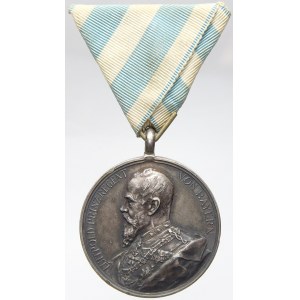 Jubilejní medaile k 50. výročí dělostřeleckého pluku č. 10 (1854 - 1904). Ag 39,4 mm, pův. stuha. Nimm.-515.  n...