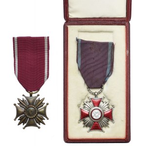 Bronze and Silver Cross of Merit of the Republic of Poland (2pc).