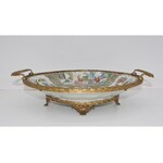 patera z chińskiej porcelany zakuwana brązem, Francja XIX w.
