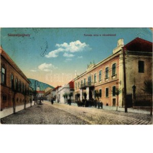 1915 Sátoraljaújhely, Korona utca, városház. Vasúti levelezőlapárusítás 19. 1915 (EK)