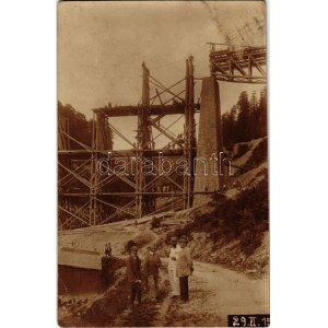 1915 Csorbadomb, Cserbin, Shcherbyn; viadukt, vasúti híd újjáépítése júliusban az Uzsoki-szorosban állványzattal. 1914...