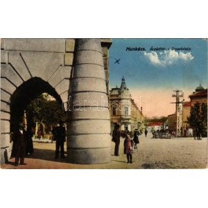 Munkács, Mukacheve, Mukachevo, Mukacevo; Árpád tér / square (EK)