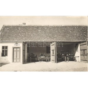 1911 Gádor, Gákova, Gakovo; Szövetségi Önkéntes Tűzoltóság garázsa, tűzoltókocsik ...