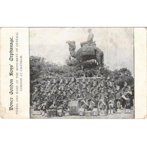 Chatham, Dover Gordon Boys' Orphanage, Pipers and band at the monument of General Gordon (r)