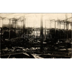 1931 München, Munich; Der Brand des Münchener Glaspalastes / ruins of the Glass Palace after the fire. photo (EK...