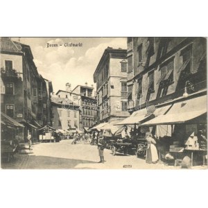 Bolzano, Bozen (Südtirol); Obstmarkt / fruit market, shops