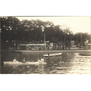 1925 Baja, Magyar Királyi Folyamőrség SZEGED (ex SMS Wels) őrnaszádja a kikötőben, csónakázók ...