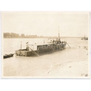 1926 Baja, Magyar Királyi Folyamőrség MAROS aknarakója, háttérben BADACSONY (ex SMS Balaton...