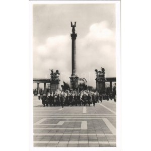 1941 Budapest XIV. Az 1848-49-es szabadságharci zászlók ünnepélyes hazahozatala Oroszországból...