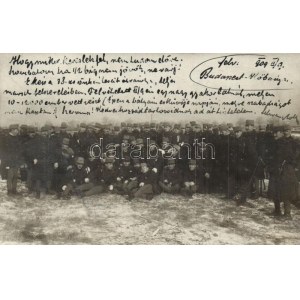 1909 Budapest, 38-as önkéntesek csoportképe teljes marsch felszerelésben egy nagy gyakorlat után melyen 10...