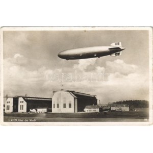 LZ 129 über der Werft, Luftschiff Zeppelin / German airship