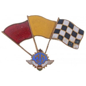 ~1950. MMSZ (Magyar Motorsport Szövetség) zománcozott Br rajt-cél zászlókat ábrázoló sapkajelvény (36x53mm) T:1- ...
