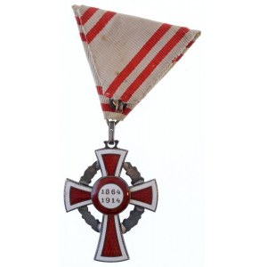 1914. A Vörös Kereszt II. Osztályú Díszjelvénye hadidíszítménnyel jelzett, zománcozott Ag kitüntetés mellszalagon T...