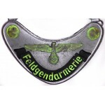 Német Harmadik Birodalom 1940-1945. Feldgendarmerie Tábori csendőr szolgálati jelvény lánccal, préselt acéllemezből...