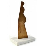 Deim Pál (1932-2016): Bábu. Patinázott bronz, márvány talapzaton. Jelzés nélkül. 15x9,5x28cm Deim Pál művészetében...
