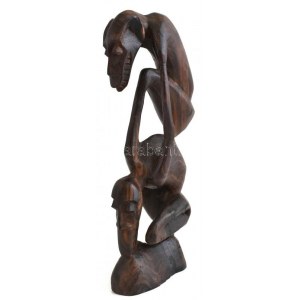 Afrikai makonde ébenfa szobor. 1970 körül. m: 32 cm. A makonde művészet elnevezés kelet-afrikai szobrokat jelöl...