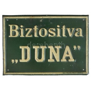 cca 1930 Biztosítva Duna - Duna Biztosító, fém tábla, kopásnyomokkal, 12,5×18 cm