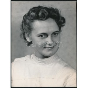 1955 Dr. Kelemen Vera (1934-2020) Ifjúsági világbajnok, Univesiade győztes tőrvívónő, szemészfőorvos, fotó...