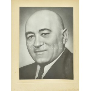 cca 1953 Rákosi Mátyás (1892-1971) politikus portréja, vintage fotó, felületén törésnyom, kartonra erősítve, 29,5x22...