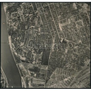 cca 1944 Budapest, II. világháborús katonai felderítő légifotó (gyár, stadion), hátoldalán feliratozva, ragasztónyommal...
