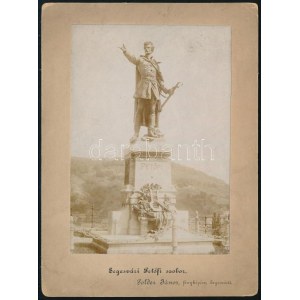 cca 1897 Segesvár, Petőfi-szobor, kartonra kasírozott fotó Polder János műterméből, 15×10...