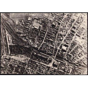 cca 1944 Győr belváros (vasútállomás, városháza és környéke), II. világháborús katonai felderítő légifotó...