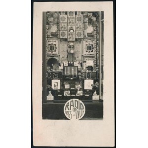 1930 Tiszaújlak, Vass Rádió Üzlet fotólapja, hátoldalon a tulajdonos sajátkezű üdvözlő soraival, 13,5x7...
