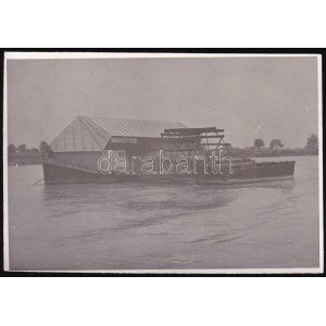 cca 1930 Dunai vízimalom állóhajóra telepítve, hátoldalán feliratozott fotó, 8x5,5 cm