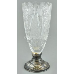 Ezüst (Ag) talpú, kristály váza. Jelzett, apró kopások. m: 20 cm