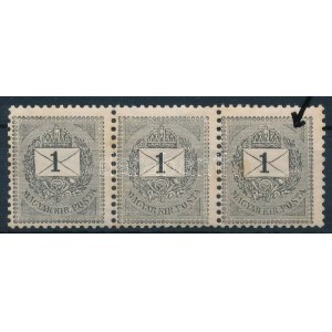 1889 1kr hármascsík 27e lemezhibával (rozsda) / Mi 27 I stripe of 3 with plate flaw (stain)