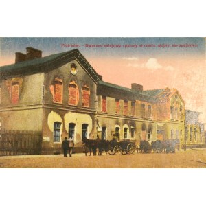 Piotrków - Dworzec kolejowy spalony w czasie wojny światowej, ok. 1920