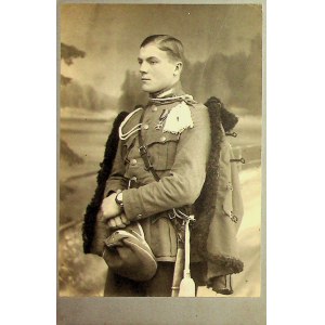 Fotografia portretowa mężczyzny w mundurze Wojska Polskiego z dedykacją [1921 roku]