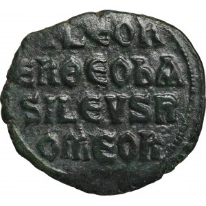 Byzantská říše, Lev VI., Follis