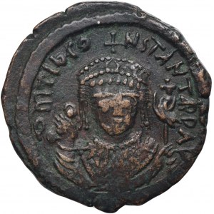 Byzantská říše, Tiberius II Constantine, Follis