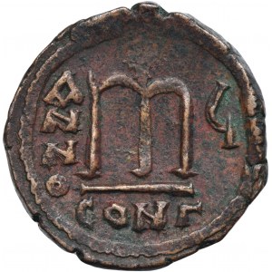 Byzantská ríša, Tiberius II Constantine, Follis