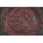 Talerz z rzeźbionej laki, Chiny, Dynastia Qing, XVIII/XIX w.