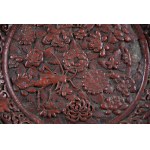 Talerz z rzeźbionej laki, Chiny, Dynastia Qing, XVIII/XIX w.