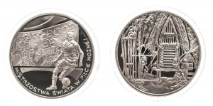 Poland, the Republic of Poland since 1989, set of 10 gold 2002: 2002 World Cup Korea and Japan and Bronislaw Malinowski.