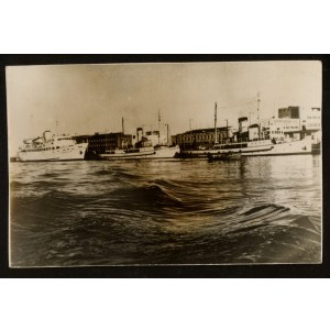 Gdynia. Widok statków pasażerskich przy Nabrzeżu Kościuszkowskim