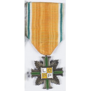Krzyż srebrny nadawany za zasługi dla Ligi Obrony Przeciwlotniczej i Przeciwgazowej