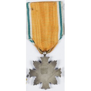 Krzyż srebrny nadawany za zasługi dla Ligi Obrony Przeciwlotniczej i Przeciwgazowej
