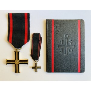 Krzyż Niepodległości z legitymacją nr 498-20/3794