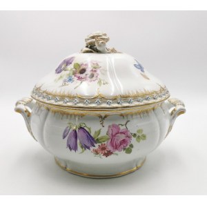 Królewska Manufaktura Porcelany (KPM), Waza z pokrywą, z dekoracją kwiatową
