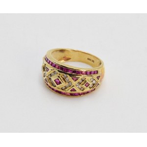 Ring with rubies