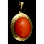 Gold pendant with natural coral