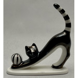 Figura bawiącego się kota , Ćmielów